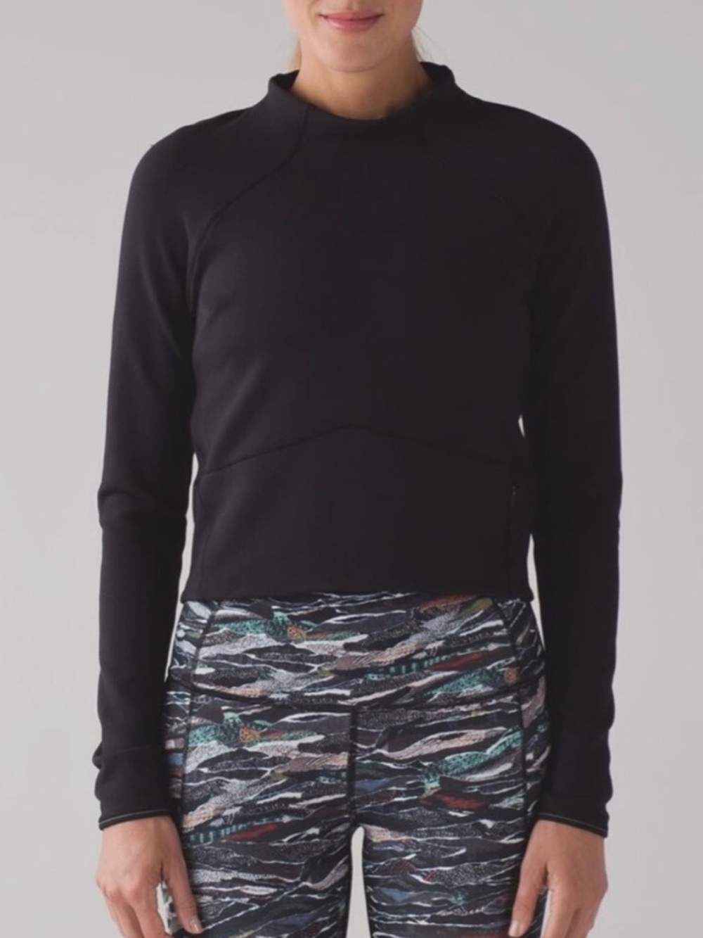 LULULEMON Hill and Valley Mock Neck Pullover in black Long Sleeve SZ 8